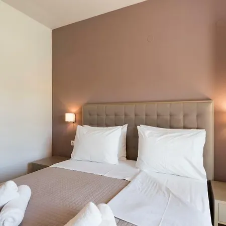 Filoxenos Hotel 3*